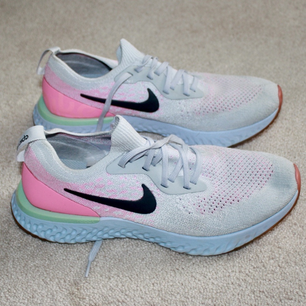 NIKE WOMENS EPIC REACT RUNNING SHOES SIZE 9.5